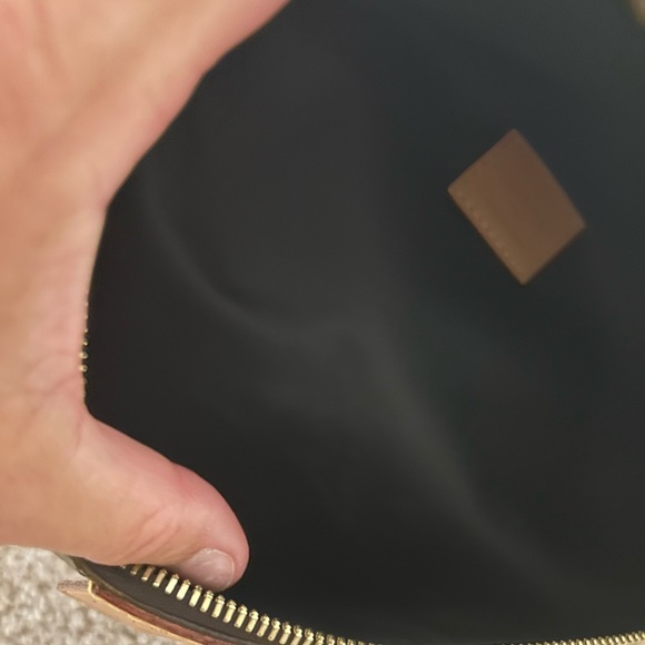 Louis Vuitton My World Tour Bumbag - Picture 3 of 16